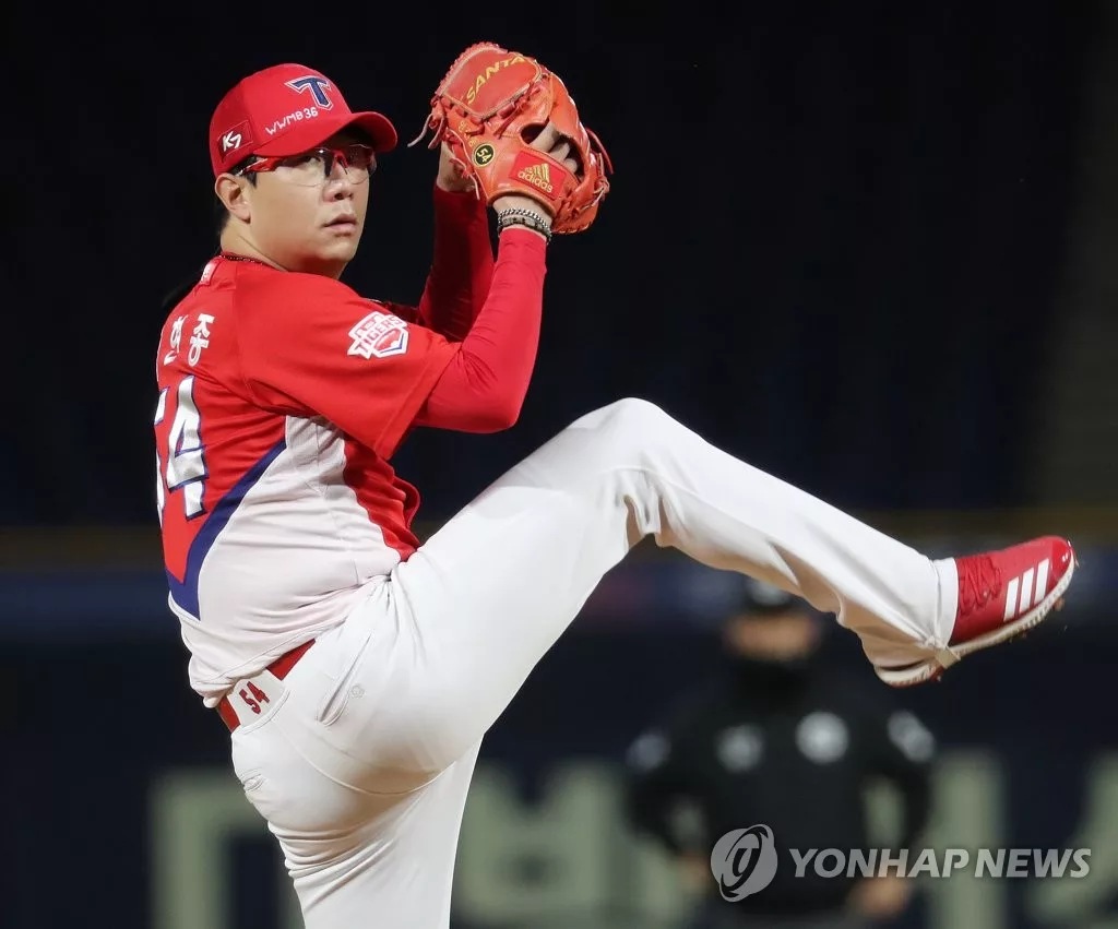 Korean Baseball vs American Pitchers Mechanical Differences TopVelocity